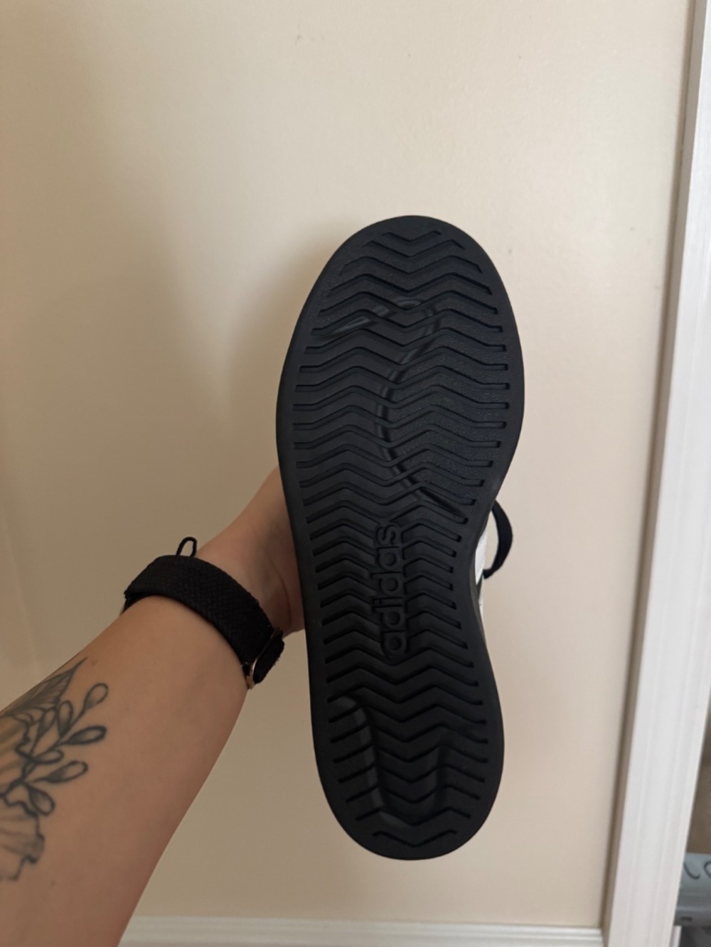 NEW:Black Adidas Shoes - Picture 4 of 8